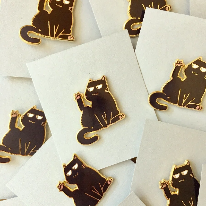 Enamel pin "Paw Up"